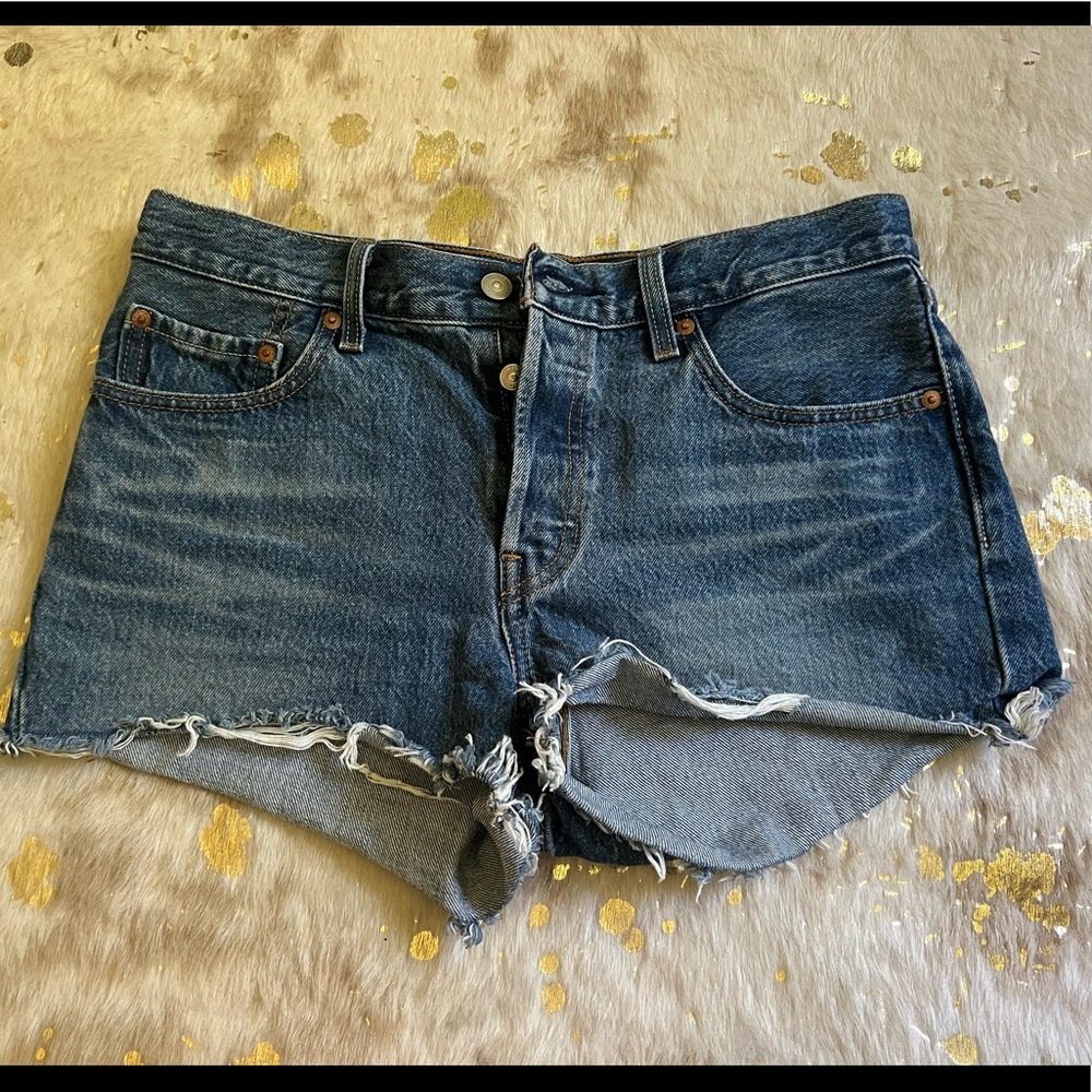 Levi’s 501 cutoff shorts